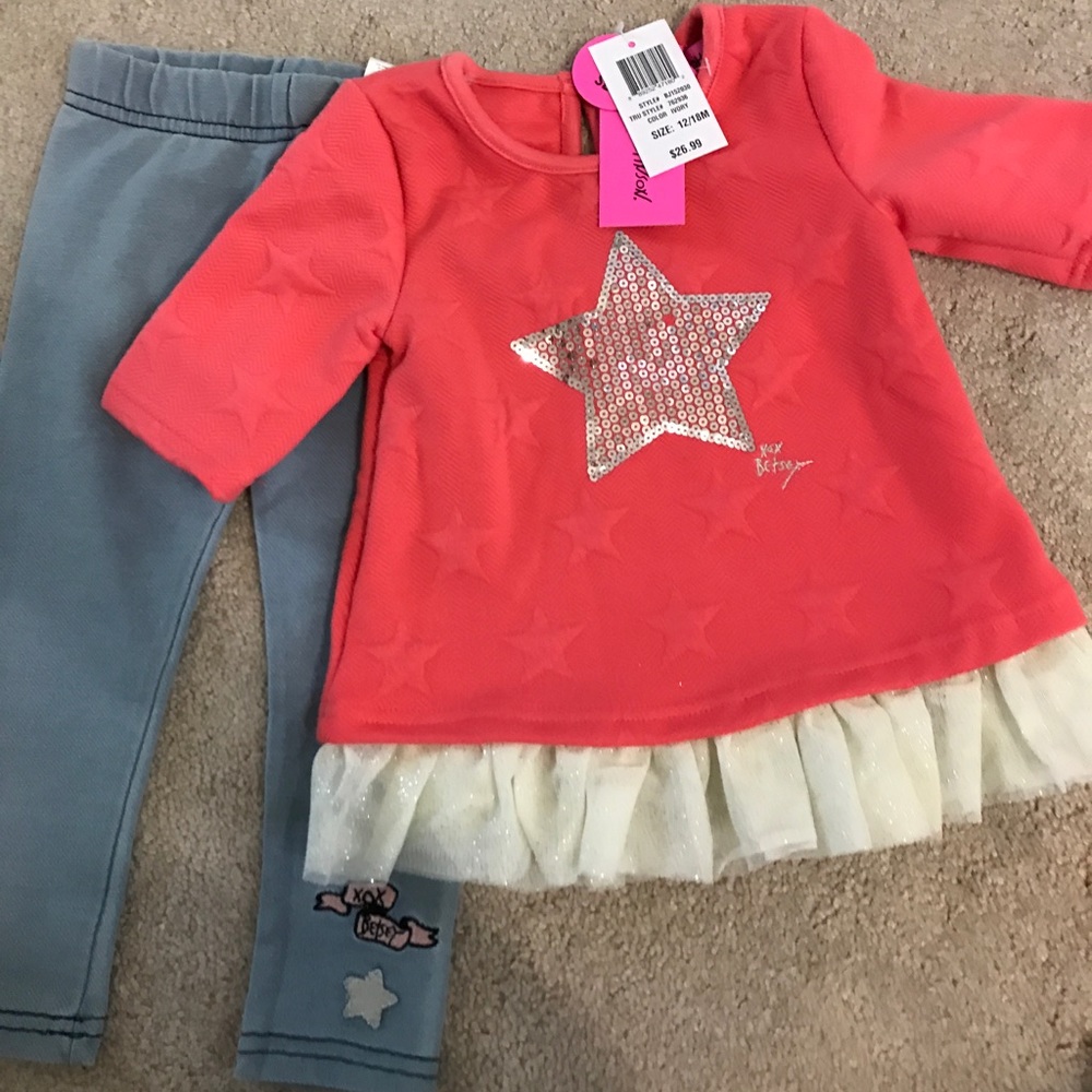 Betsy Johnson jeggings and top